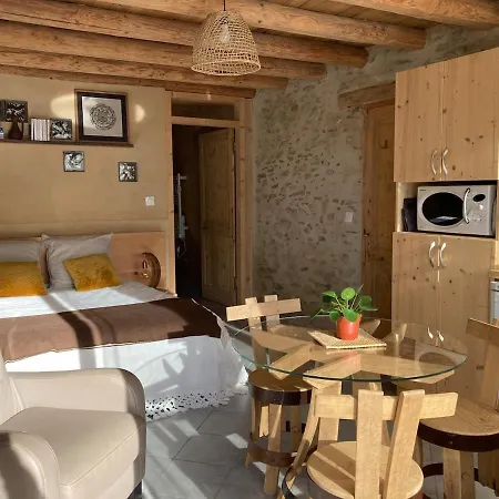 Les 5 Crets - En Montagne Apartment